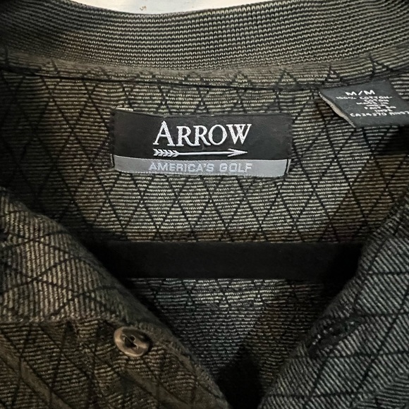 An Arrow polo shirt in size medium - Picture 4 of 6